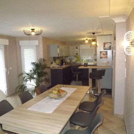 Grosszuegige Ferienwohnung Am Waldesrand Im Seenland Lauta Exterior foto